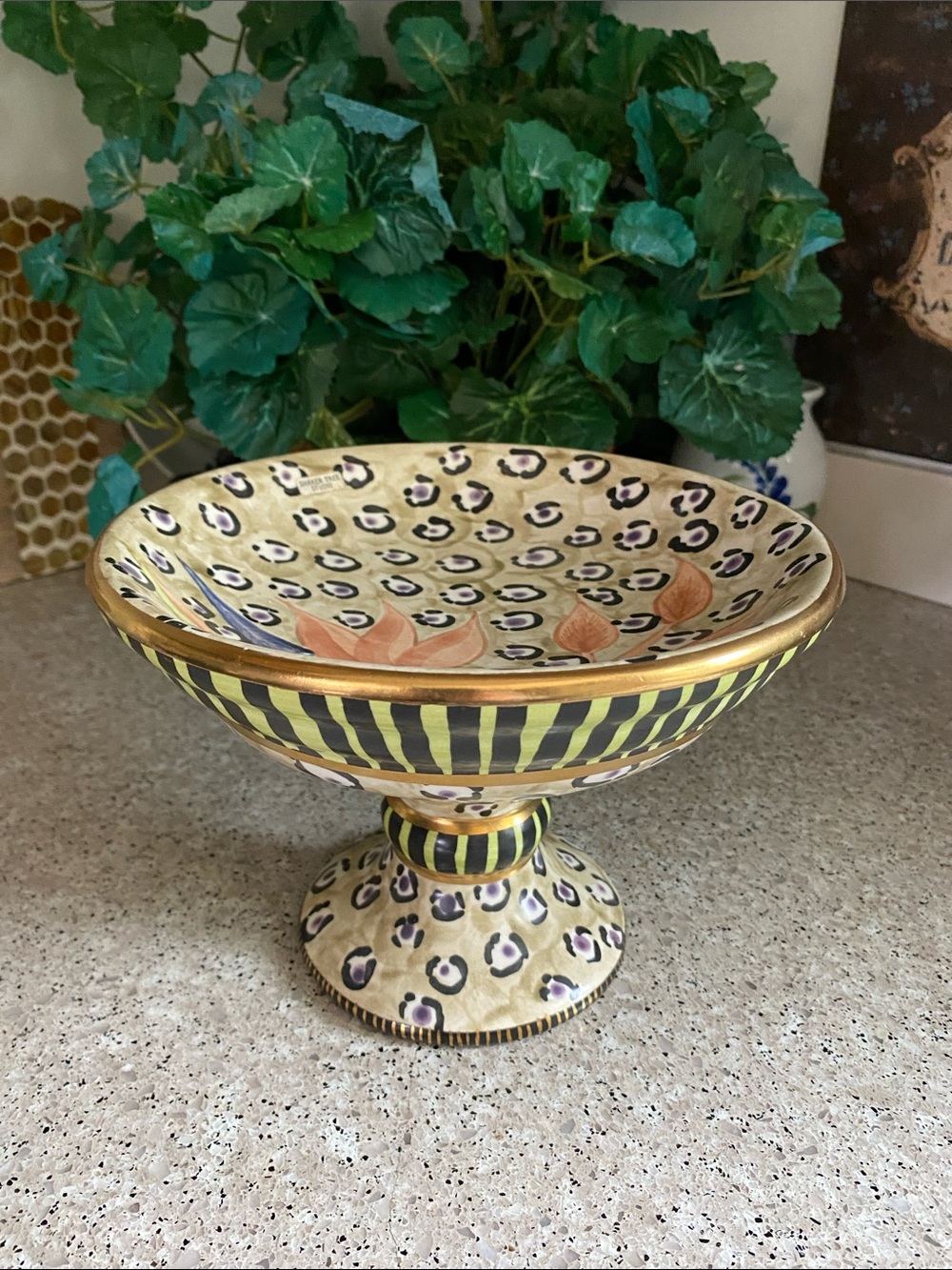 NEW WITHOUT TAGS=LAURIE GATES 1996 “ Safari Collection” Pedestal Bowl
